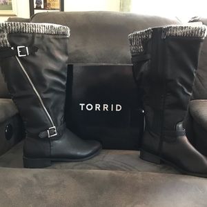 BRAND NEW Torrid knee high boots